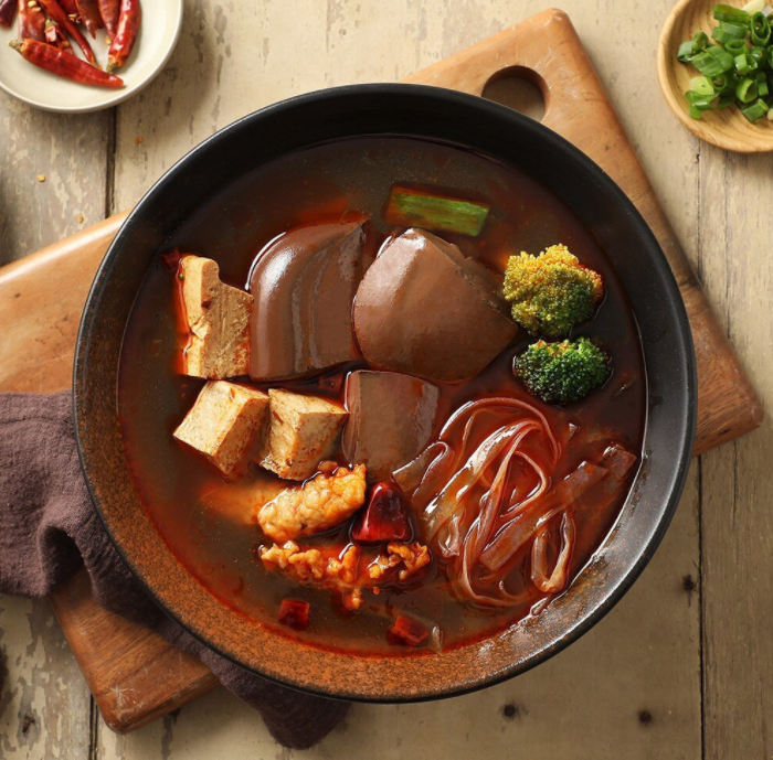 老媽拌麵 - 麻辣鴨血寬粉