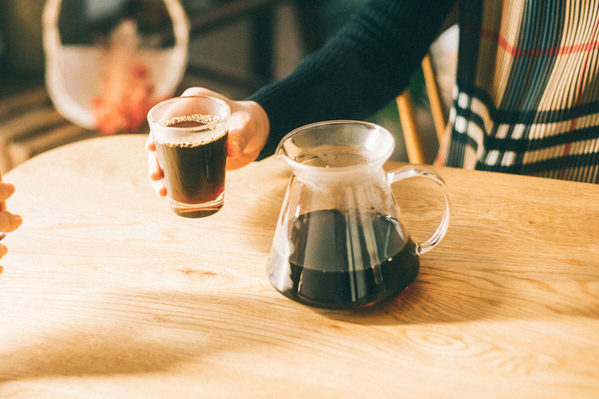 Hario - V60 02 Glass Brewing Kit (1-4 cups)|With filter paper S-VGBK-02-T