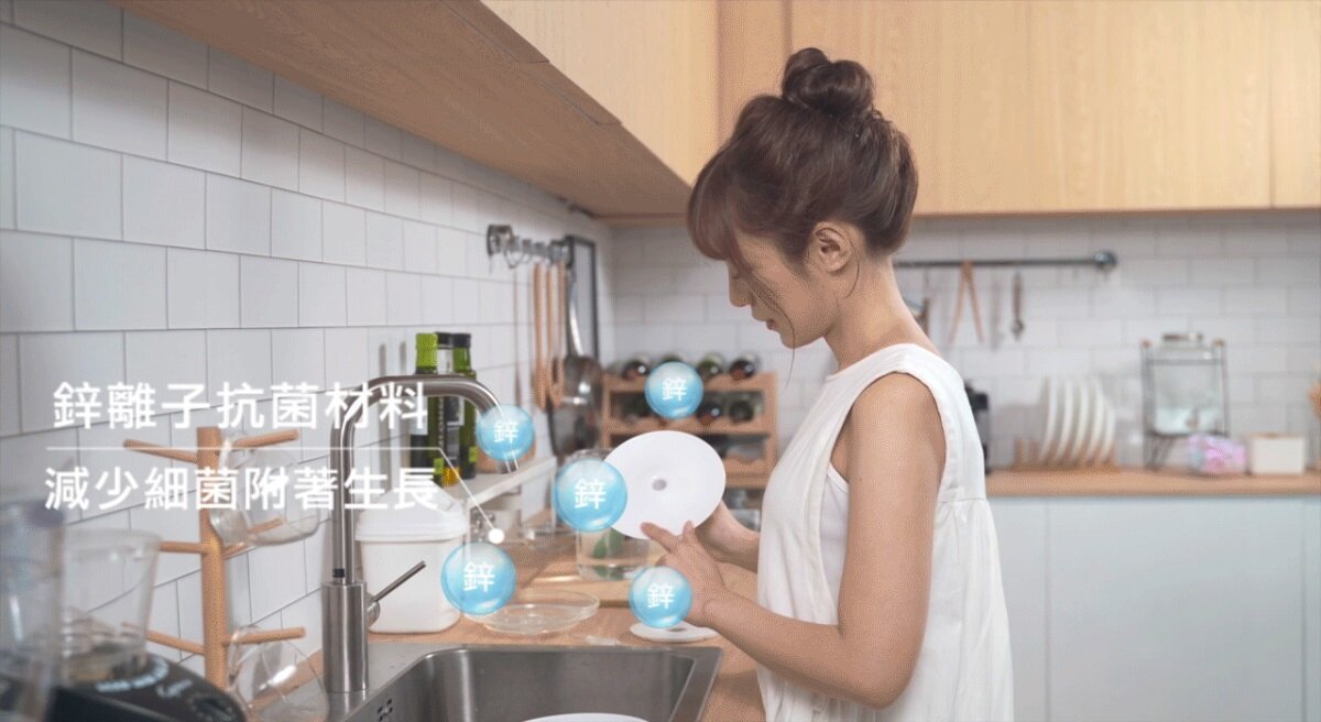 Miiibo - Drink Mini Zinc Ion Wireless Pet Water Dispenser|Pet Water Dispenser-Transparent White