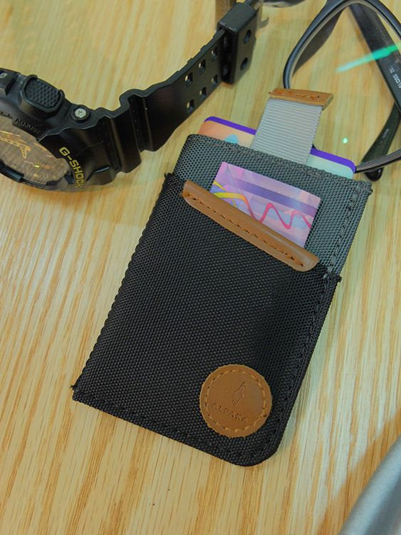 Australia ALPAKA - Alpha Wallet pull-out card holder - brown