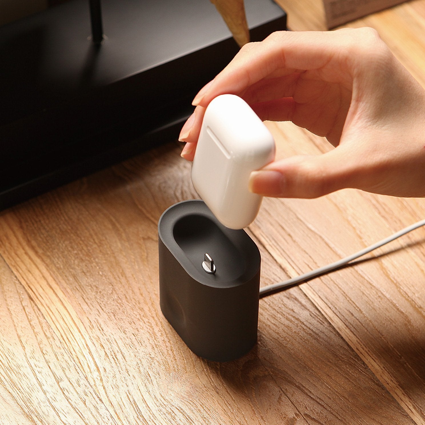 Elago - Airpods 充電盒立架充電座 - 深灰色